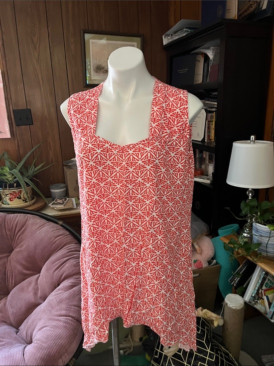 ecopoda living Tops - Women's Red Patterned Sleeveless TunicBreezy tunic length asymmetrical hemline.